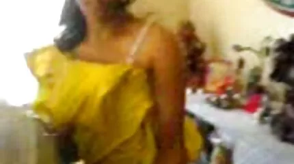 Huisvrouw masturbeert en gratis tiener sex films zuigt ingevoegde lul