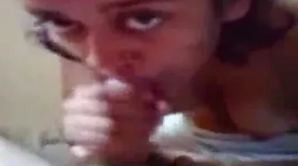 Flirt ragazza meisje zuigen geschoren lul van een jonge tiener sex films guy