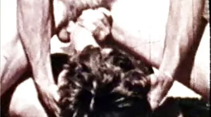 Van de pot-bellied man jong chick krijgt het in de Poesje granny sexfilm