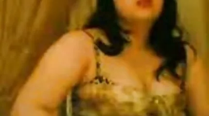 Blondine babe geneukt door een enorme gratis sexfilm lul