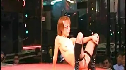 Brunette beste sex films Vingeren Verchroomde Dildo Haar Slit