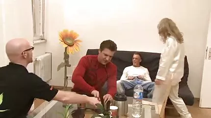 Harde mannen neuken meisjes met stevige montages harde sex film