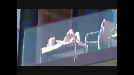 Mollig casual strelt haar gratis sexfilm kutje en springt op Lul