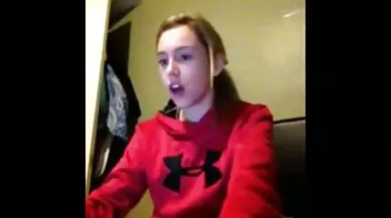 Mooi ebony meisje geneukt in de kont door zijn anale sex film grote lul