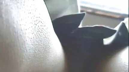 Vier eyed roodharige tiener sexfilm zoog een dikke lul