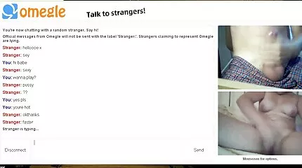Echt geil babe bi sex film vingers clit