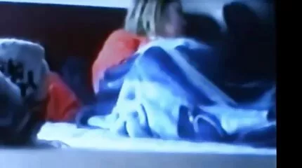 Spectaculaire kuikens genieten van een grote trio sex film lul