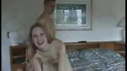 Oud slet geneukt romantische sex film door een matroesjka pop